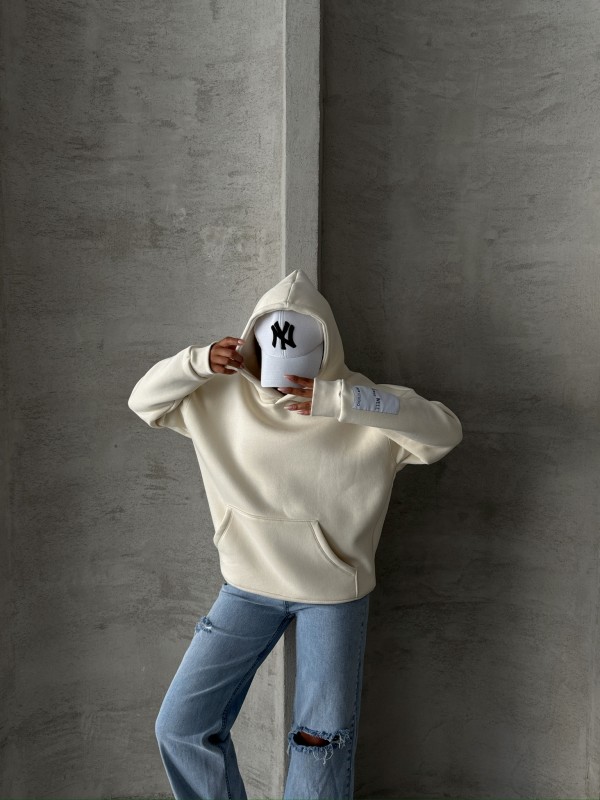 SWT-14274 Ekru Kol Etiket Detaylı Kapüşonlu Üç İplik Şardonlu Sweatshirt