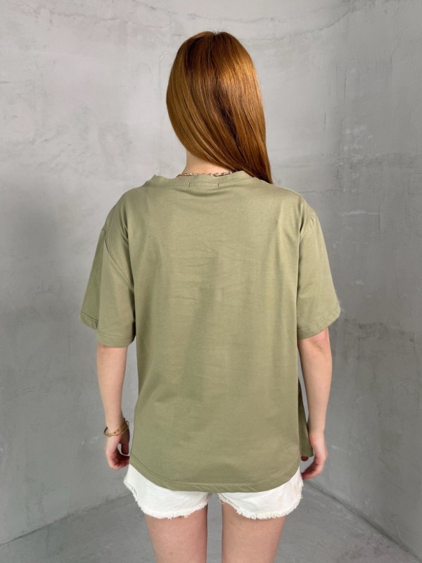 T-908 Haki Çince Yazılı Enjeksiyon Baskı Bisiklet Yaka Tshirt
