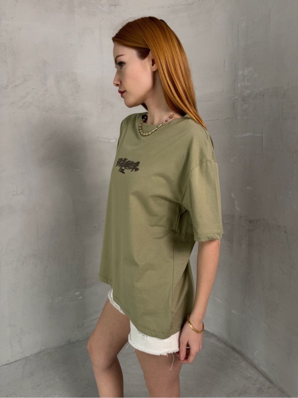 T-908 Haki Çince Yazılı Enjeksiyon Baskı Bisiklet Yaka Tshirt