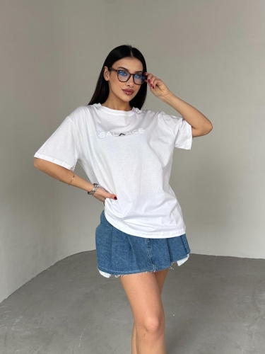Cappmoda - T-925 Beyaz Balance Kabartma Baskılı Salaş Pamuklu Tişört (1)
