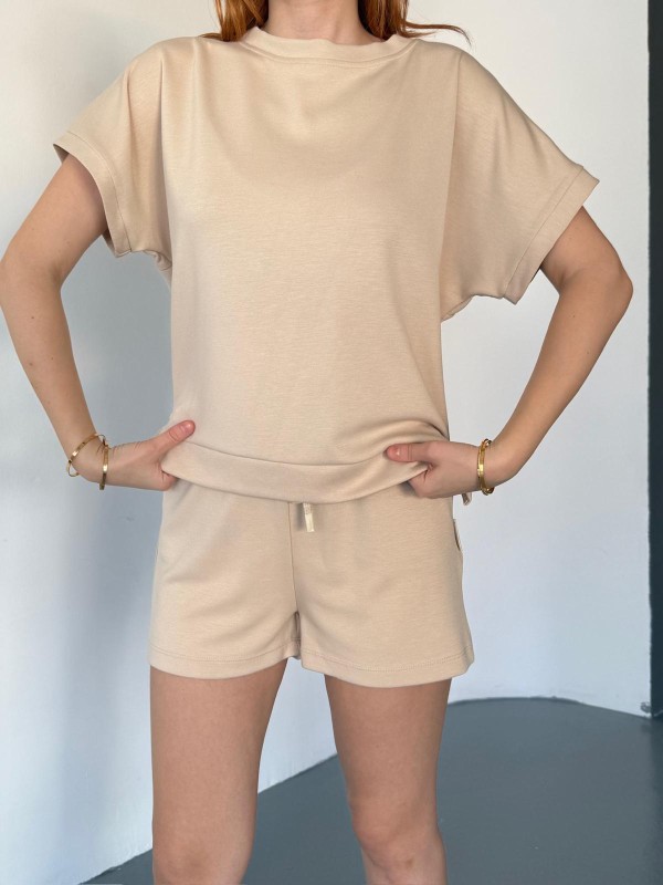 TKM-0021 Taş Rengi T Kol Model Bisiklet Yaka Tişört Bel Lastikli İp Bağlamalı Cepli Şort İkili Takım