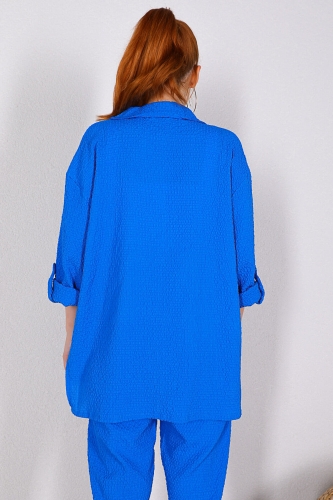 TKM-03334 Saks Mavisi Kapak Cep Detaylı Gömlek Yırtmaçlı Pantolon Gofre Kumaş İkili Takım - Thumbnail