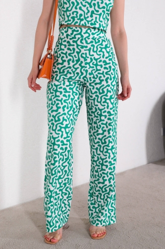 TKM-03430 Yeşil Desenli Arka Düğmeli Askılı Crop Bluz Pantolon İkili Takım - Thumbnail