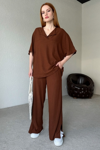 TKM-03437 Kahverengi V Yaka Tişört Yırtmaçlı Pantolon İkili Takım - Thumbnail