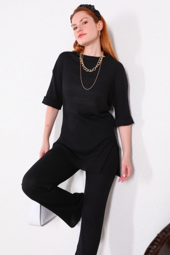 Cappmoda - TKM-03451 Siyah Kaşkorse Kumaş Yırtmaçlı Tişört Pantolon İkili Takım (1)