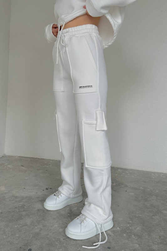 TKM-03502 Beyaz Capp Kabartma Baskılı Kapüşonlu Crop Sweat Kargo Bağlamalı Eşofman İkili Takım