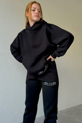 Cappmoda - TKM-03515 Siyah Edition Limited Kabartma Baskılı Kapüşonlu Sweatshirt Baskılı Jogger İkili Takım (1)