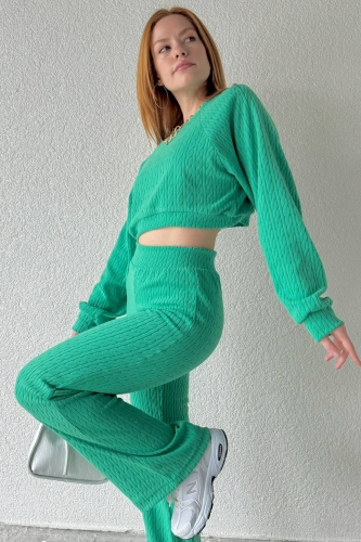 Cappmoda - TKM-03517 Yeşil Örgü Desenli Yumoş Kumaş Crop Bluz Salaş Pantolon İkili Takım (1)