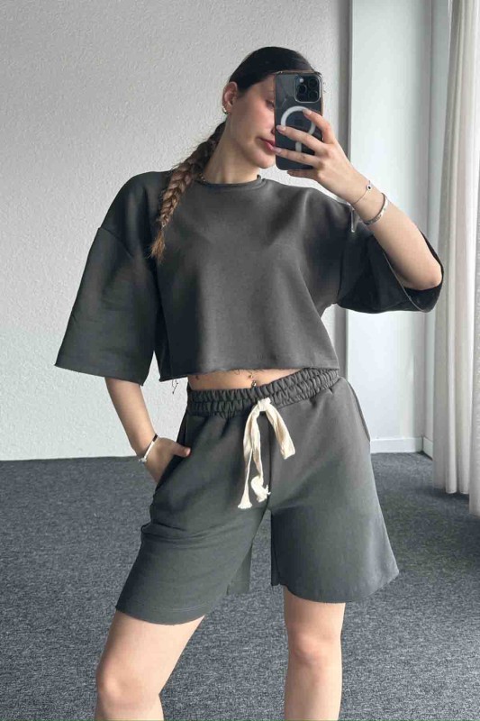 TKM-03598 Füme Rengi Pis Dikişli Kordonlu Crop Şort Takım - 3