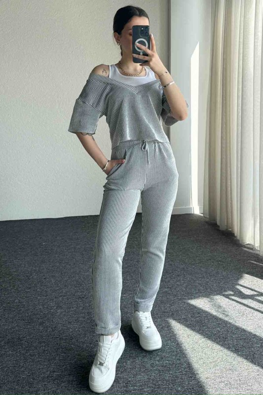TKM-03609 Siyah Beyaz Çizgili Tasarım Bluz Havuç Pantolon Ottoman Kumaş İkili Takım