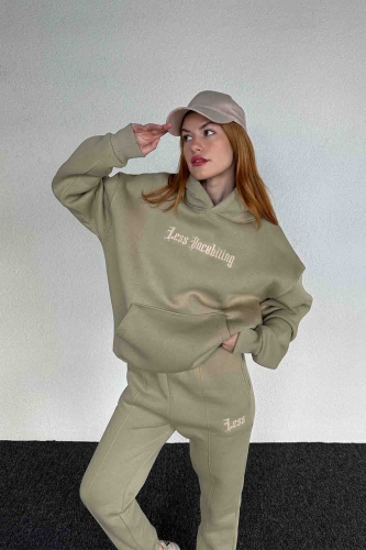 TKM-03643 Haki Less Kabartma Yazı Baskılı Kapüşonlu Sweatshirt Jogger Üç İplik Şardonlu İkili Takım - 6
