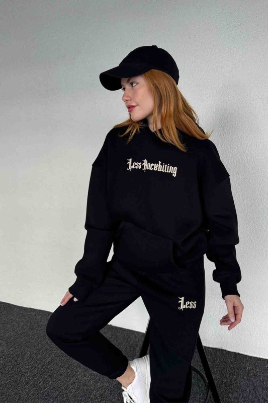 TKM-03643 Siyah Less Kabartma Yazı Baskılı Kapüşonlu Sweatshirt Jogger Üç İplik Şardonlu İkili Takım - 4