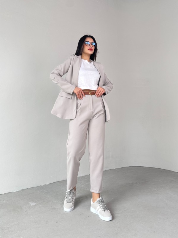 TKM-03675 Taş Rengi Vatkalı Blazer Ceket Kemerli Havuç Pantolon Atlas Kumaş İkili Takım - 1