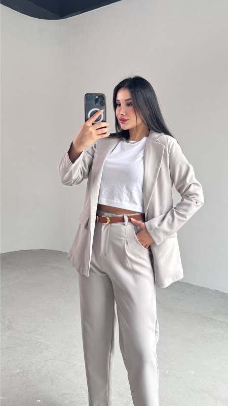 TKM-03675 Taş Rengi Vatkalı Blazer Ceket Kemerli Havuç Pantolon Atlas Kumaş İkili Takım - 8