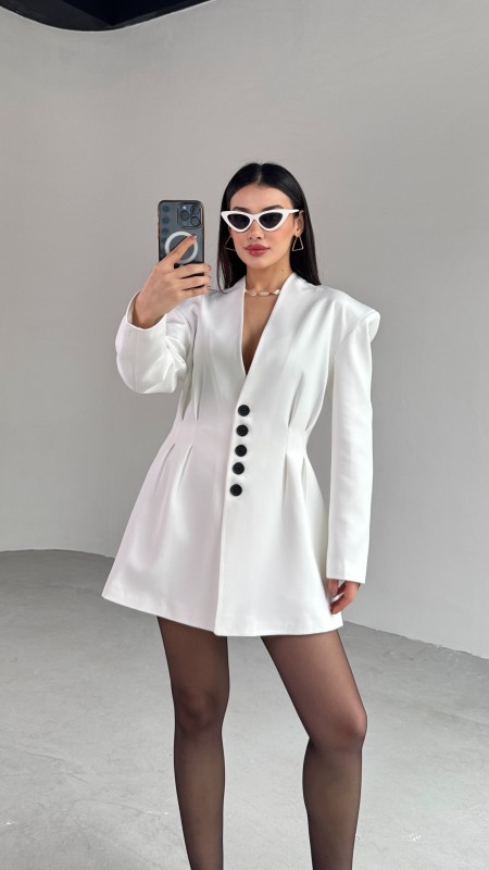TKM-03683 Beyaz Vatkalı Ön Düğmeli Blazer Ceket Mini Etek İkili Takım