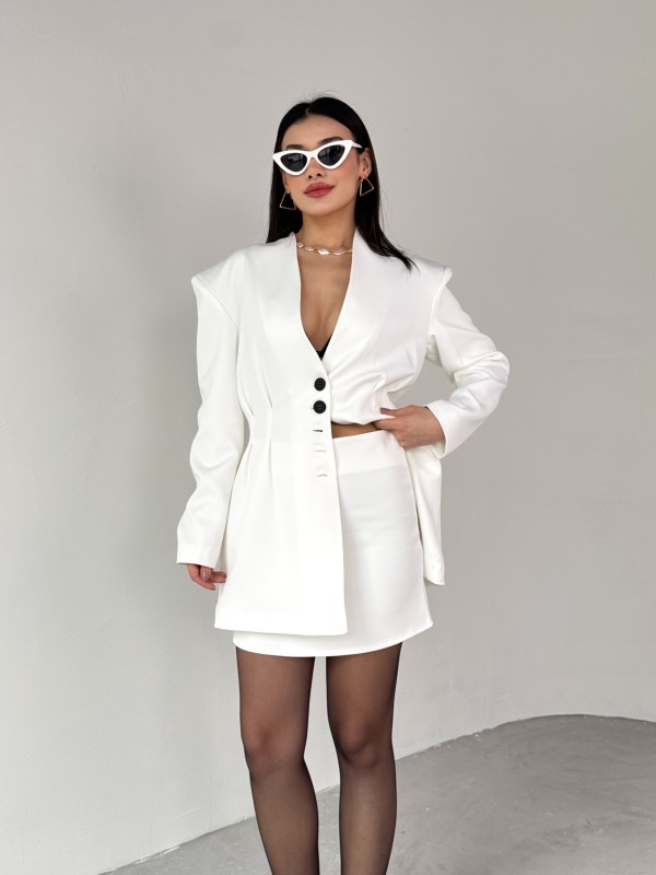 TKM-03683 Beyaz Vatkalı Ön Düğmeli Blazer Ceket Mini Etek İkili Takım