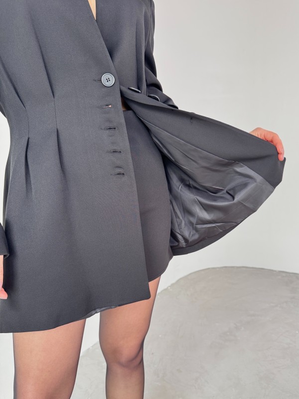 TKM-03683 Siyah Vatkalı Ön Düğmeli Blazer Ceket Mini Etek İkili Takım