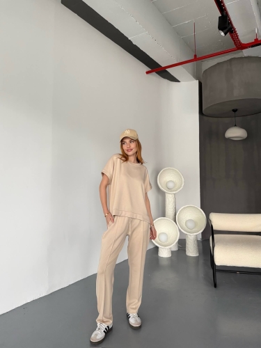 TKM-1114 Bej Rengi Modal Kumaş Kısa Kollu Bluz Havuç Model Çimalı Alt İkili Takım 