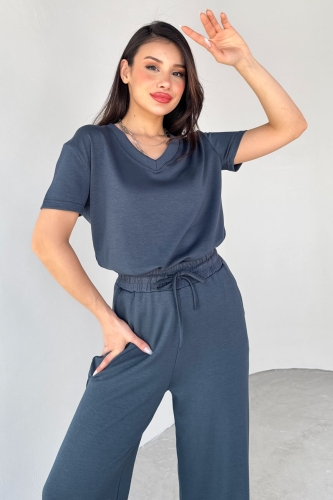 Cappmoda - TKM-13261 Füme V Yaka Tişört Yüksek Bel Salaş Pantolon İkili Takım (1)