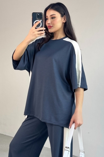 Cappmoda - TKM-13262 Füme Şerit Detaylı Tişört Paça Yırtmaçlı Salaş Pantolon İkili Takım (1)