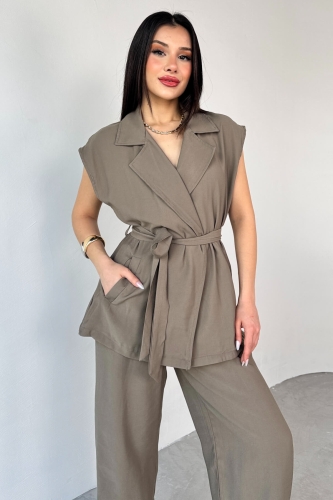 Cappmoda - TKM-13268 Haki Kruvaze Yaka Kuşaklı Yelek Salaş Pantolon İkili Takım (1)