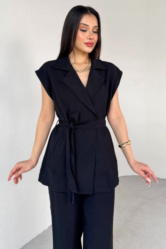 Cappmoda - TKM-13268 Siyah Kruvaze Yaka Kuşaklı Yelek Salaş Pantolon İkili Takım (1)