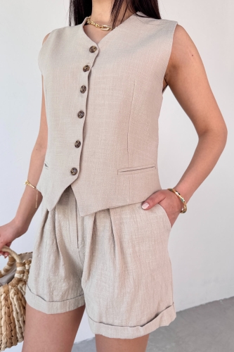 Cappmoda - TKM-13272 Taş Rengi Astarlı Yelek Şort İkili Takım (1)