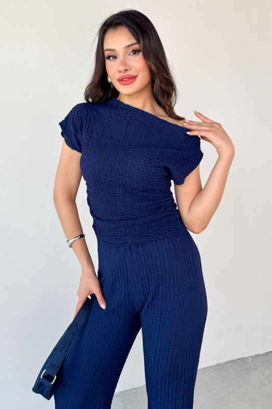 TKM-13288 Lacivert Bubble Kumaş Kayık Yaka Büzgülü Bluz Salaş Pantolon İkili Takım - 2