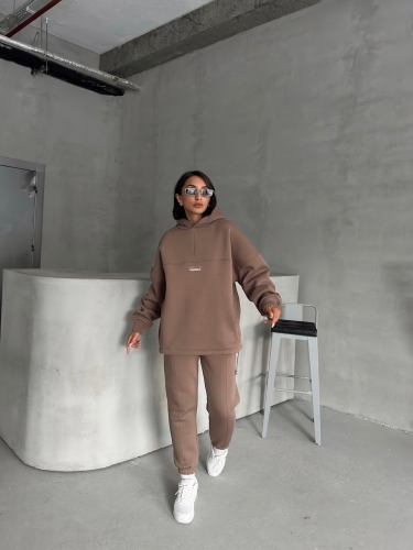TKM-3639 Kahverengi Always Enjoy Yazı Baskılı Kapüşonlu Sweatshirt Çimalı Jogger Üç İplik Şardonlu İkili Takım 