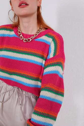 Cappmoda - TRK-05296 Pembe Renkli Çizgili Örme Crop Triko Bluz (1)