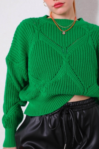 Cappmoda - TRK-05302 Yeşil Tasarım Desenli Bisiklet Yaka Kazak (1)