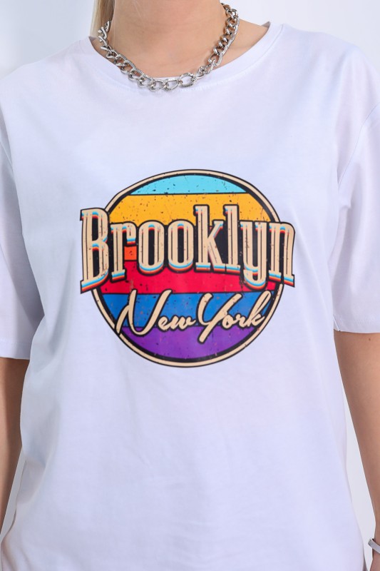 TSR-04177 Beyaz Brooklyn Renkli Baskılı Salaş Tişört