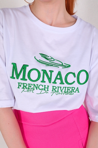 Cappmoda - TSR-04228 Beyaz Yeşil Monaco Nakışlı Salaş Tişört (1)