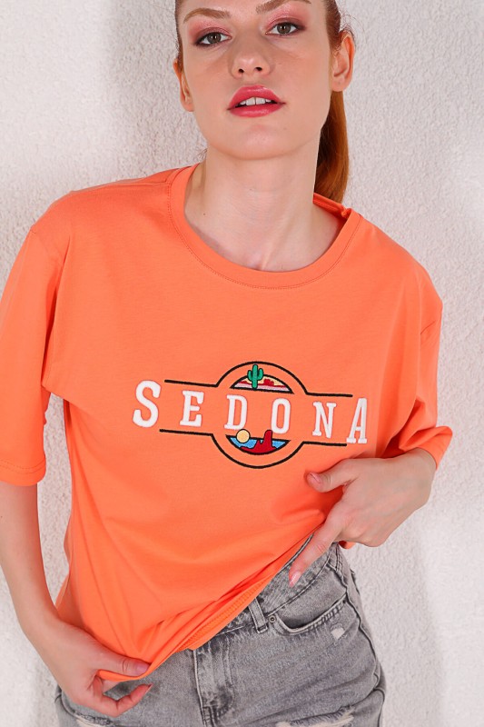 TSR-04235 Turuncu Sedona Yazı Nakışlı Salaş Tişört
