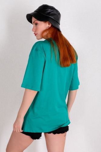 TSR-04251 Yeşil Kadın Silüeti İşlemeli Salaş Basic Tişört - Thumbnail