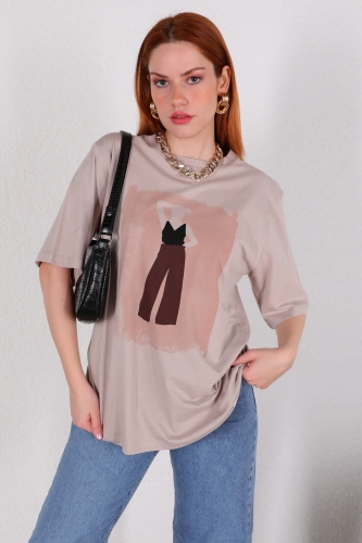 Cappmoda - TSR-04256 Taş Rengi Kadın Dijital Çizim Baskılı Tişört (1)