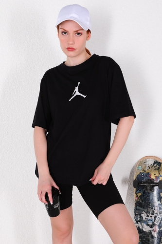 Cappmoda - TSR-04270 Siyah Basketbol Nakışlı Tişört (1)