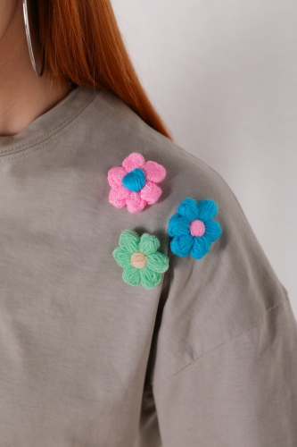 TSR-04289 Boyama Gri Çiçek İşlemeli Yarasa Kol Crop Tişört - Thumbnail