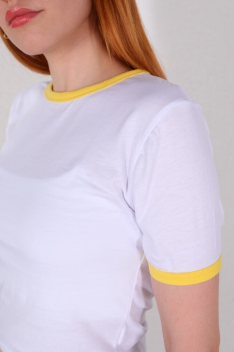 TSR-04296 Sarı Şeritli Beyaz Crop Tişört - Thumbnail