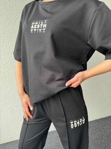 TSR-04340 Siyah Daıly Aesth Etıkz Yazılı Enjeksiyon Baskı Bisiklet Yaka Tişört 